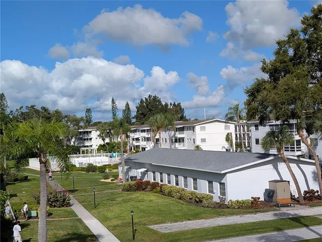 $75,000 | 4017 Lake Bayshore Drive, Unit 109, Bradenton, FL 34205