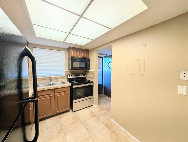 $75,000 | 4017 Lake Bayshore Drive, Unit 109, Bradenton, FL 34205