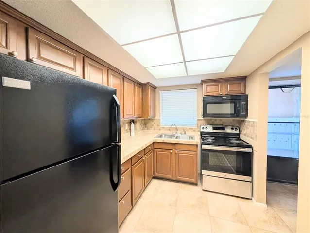 $75,000 | 4017 Lake Bayshore Drive, Unit 109, Bradenton, FL 34205