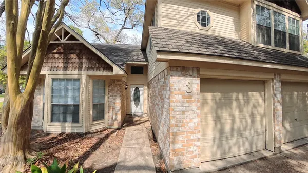 $1,950 | 3 Rain Walk Court, The Woodlands, TX 77380