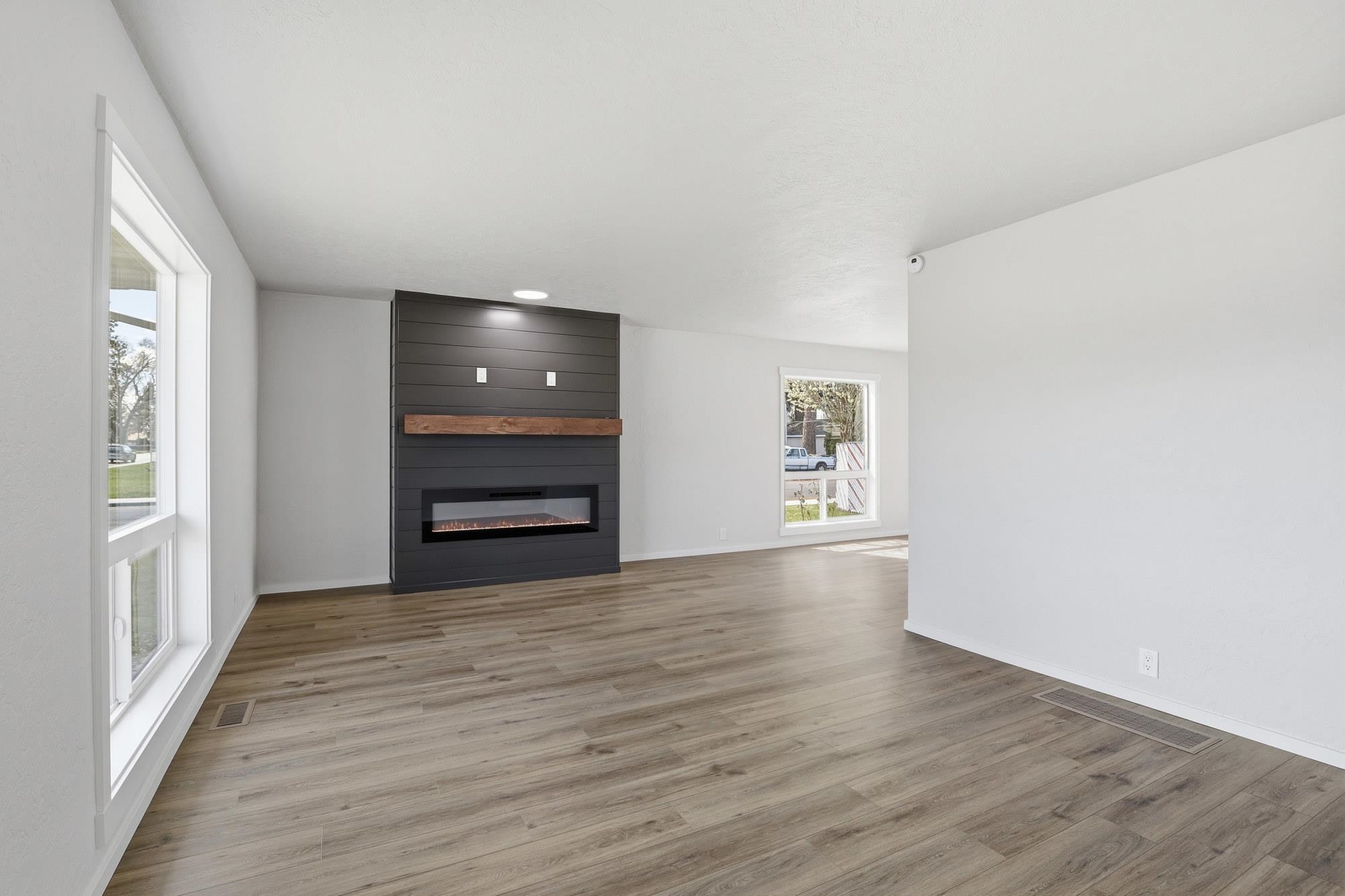 5303 North Howard Street Spokane, WA 99205 - Photo 2 of 36