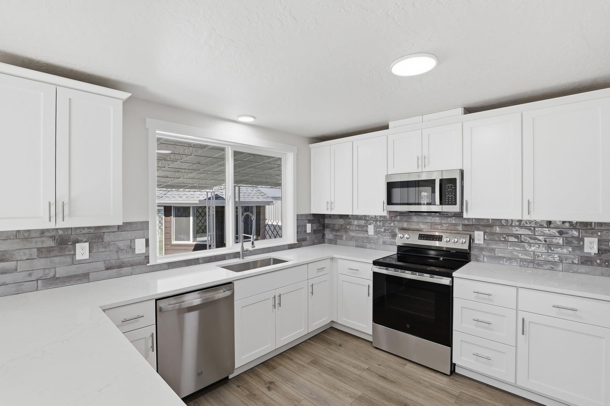 5303 North Howard Street Spokane, WA 99205 - Photo 3 of 36