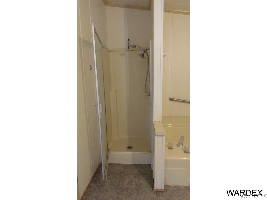 1780 Ramar Road Bullhead City, AZ 86442 - Photo 14 of 18 Shower