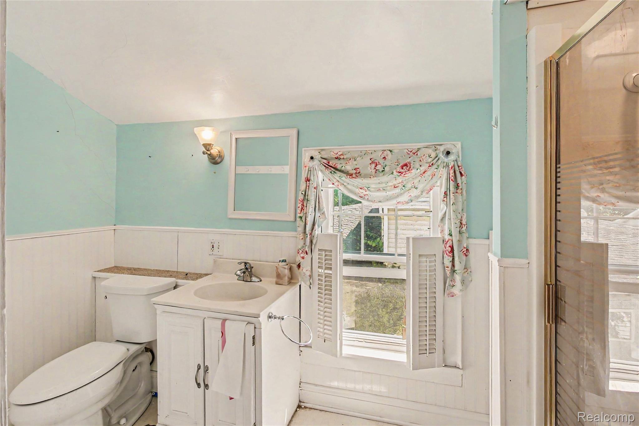 609 Main Street Fenton, MI 48430 - Photo 26 of 26 016_file_4697.jpg