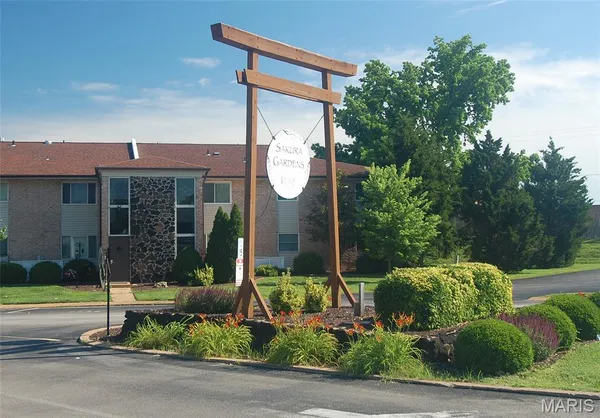 $173,900 | 10174 Sakura Drive, St. Louis, MO 63128