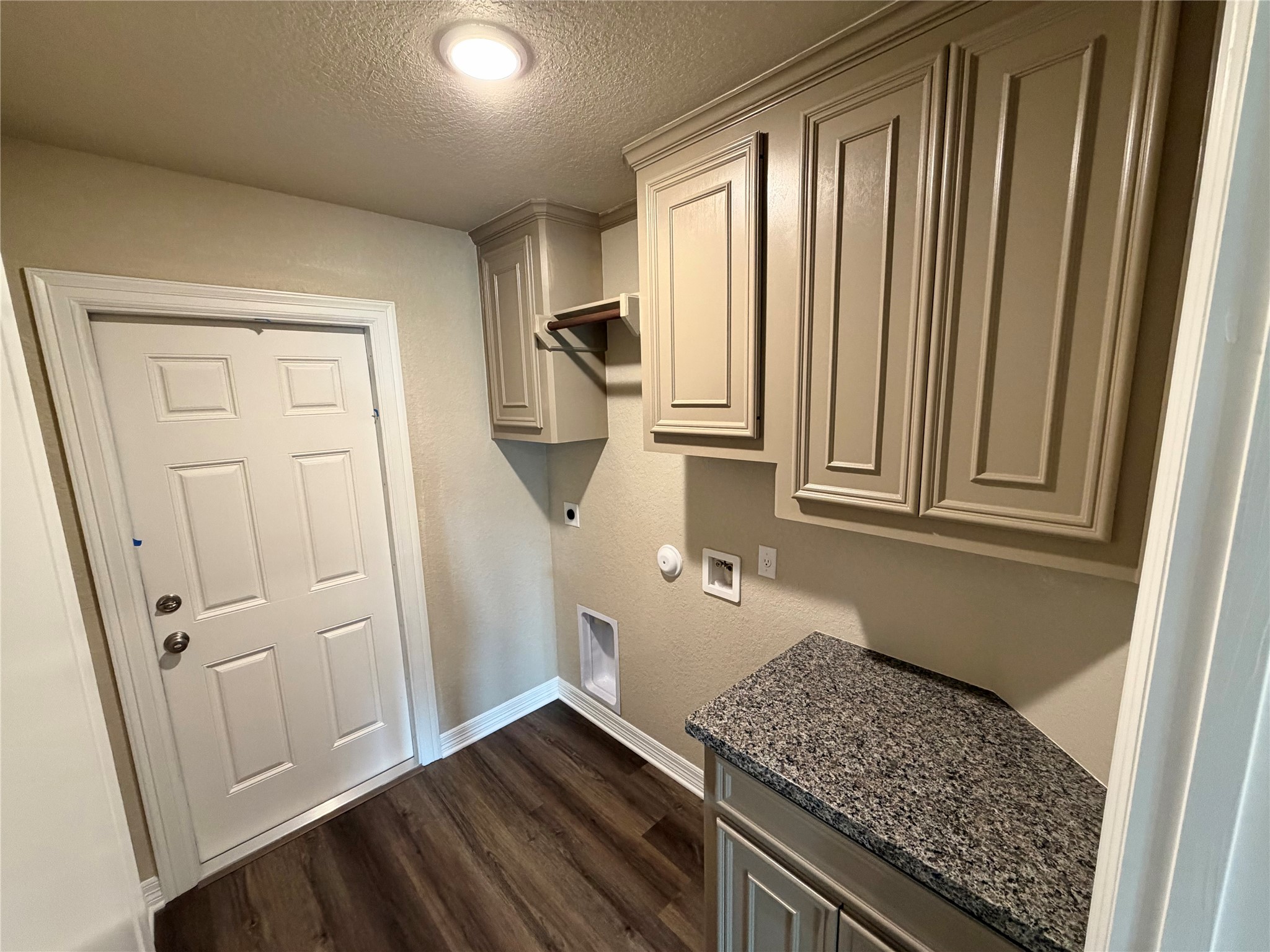 1039 South Anderson Street Angleton, TX 77515 - Photo 12 of 24