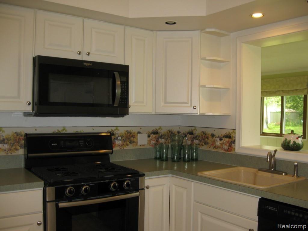 16705 Merriman Road Livonia, MI 48154 - Photo 8 of 51 IMG_2486.JPG