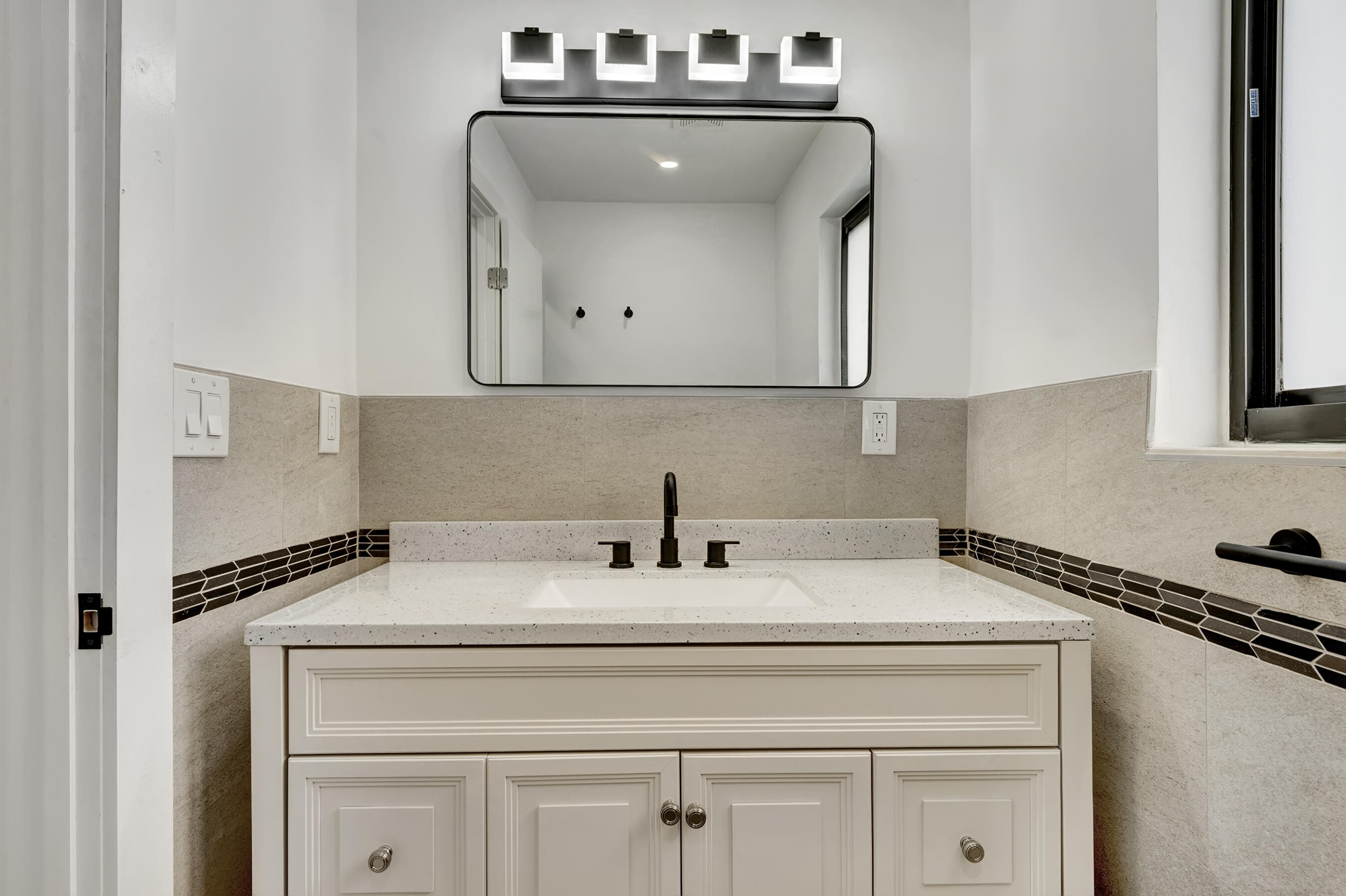 806 Southwest 2nd Street Boca Raton, FL 33486 - Photo 23 of 35 DSC05996