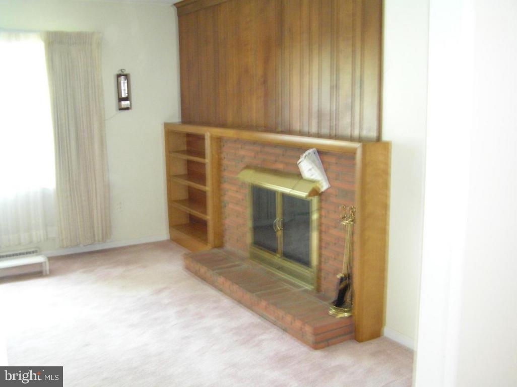 34 Springhouse Road Lancaster, PA 17603 - Photo 4 of 7 Gallery Image 4