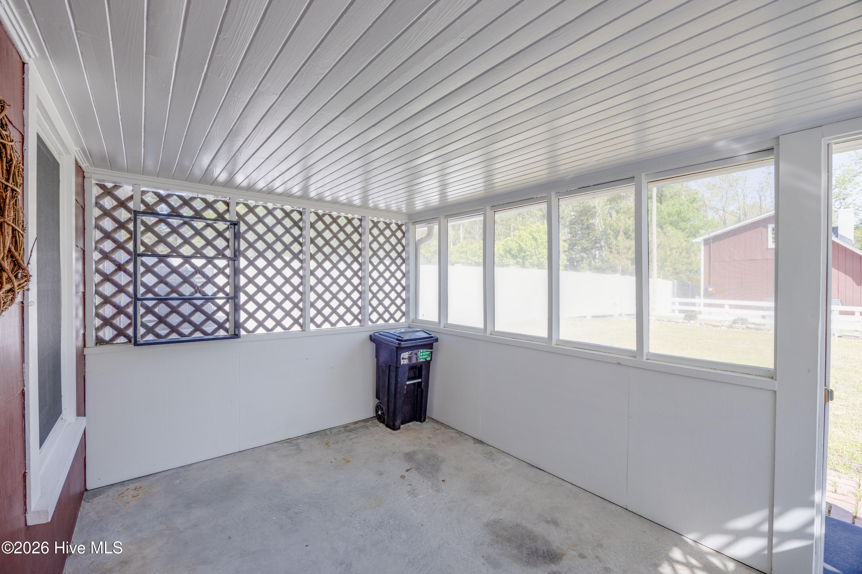 322 River Road Washington, NC 27889 - Photo 26 of 37 Screen orch