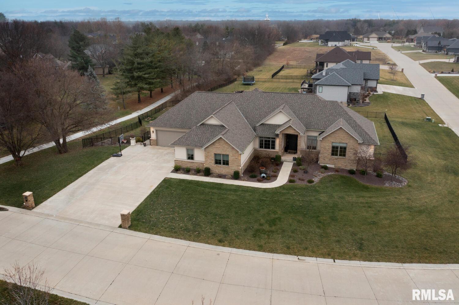 600 Long Drive Quincy, IL 62305 - Photo 1 of 28