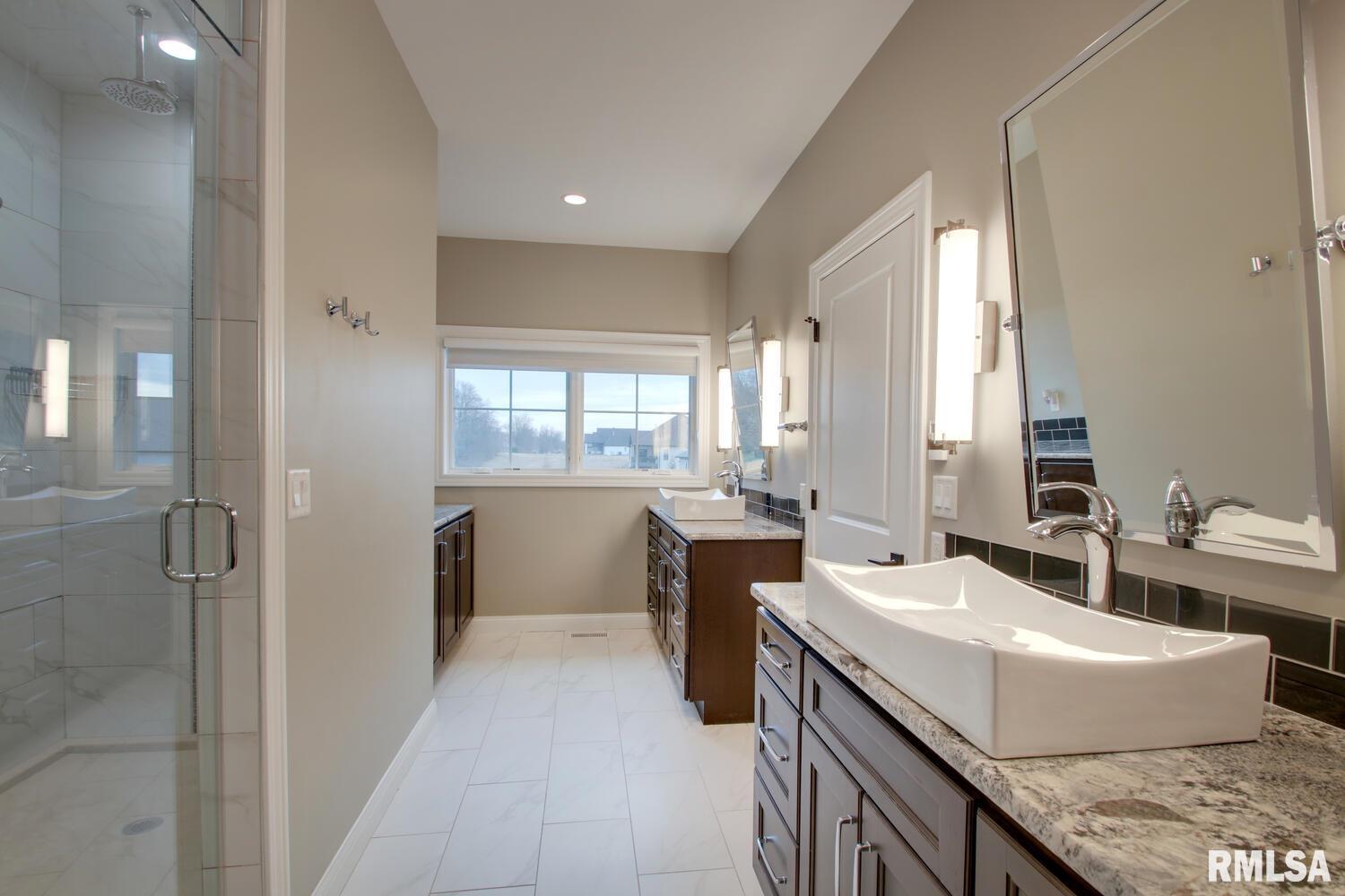 600 Long Drive Quincy, IL 62305 - Photo 6 of 28