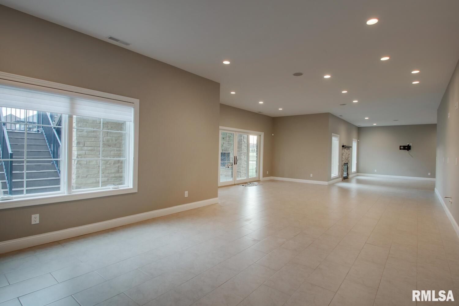 600 Long Drive Quincy, IL 62305 - Photo 8 of 28