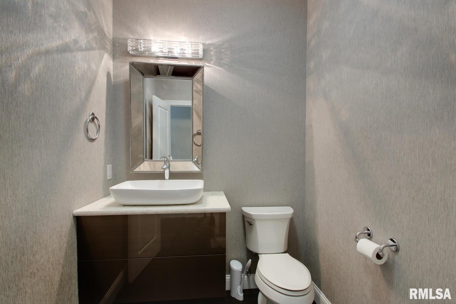 600 Long Drive Quincy, IL 62305 - Photo 9 of 28