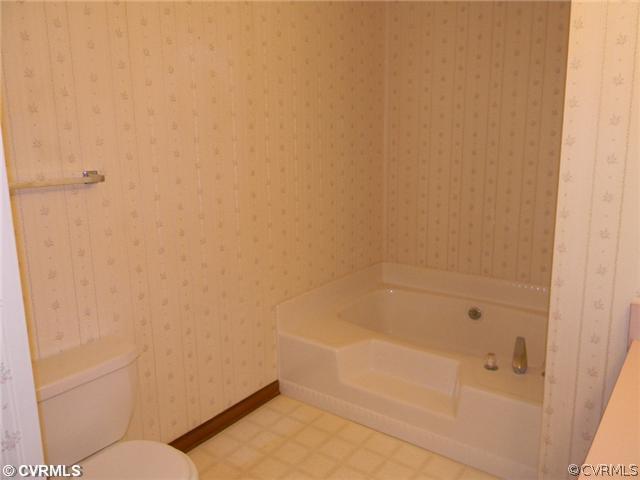 3286 Indian Neck Road Tappahannock, VA 22560 - Photo 7 of 16 Gallery Image 7