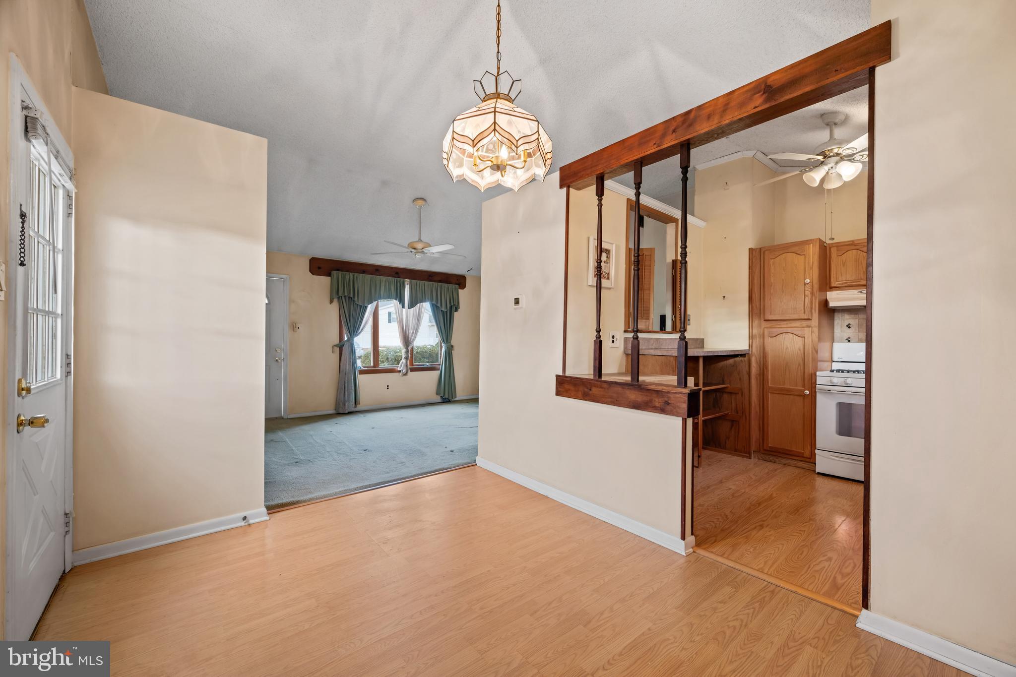 237 Somerset Road Deptford, NJ 08096 - Photo 8 of 19 Dining Room
