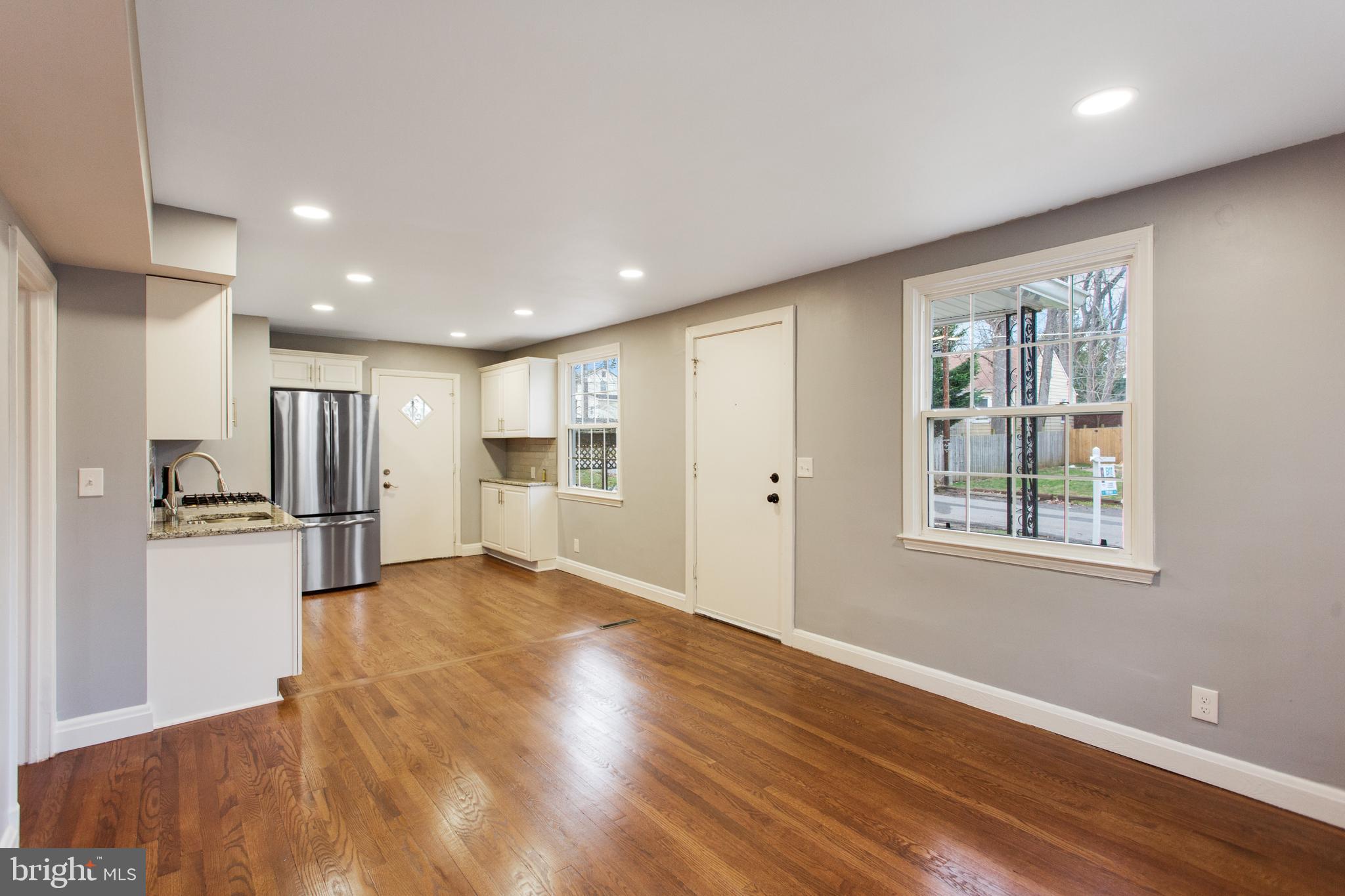 3613 Landbeck Road Baltimore, MD 21207 - Photo 3 of 35