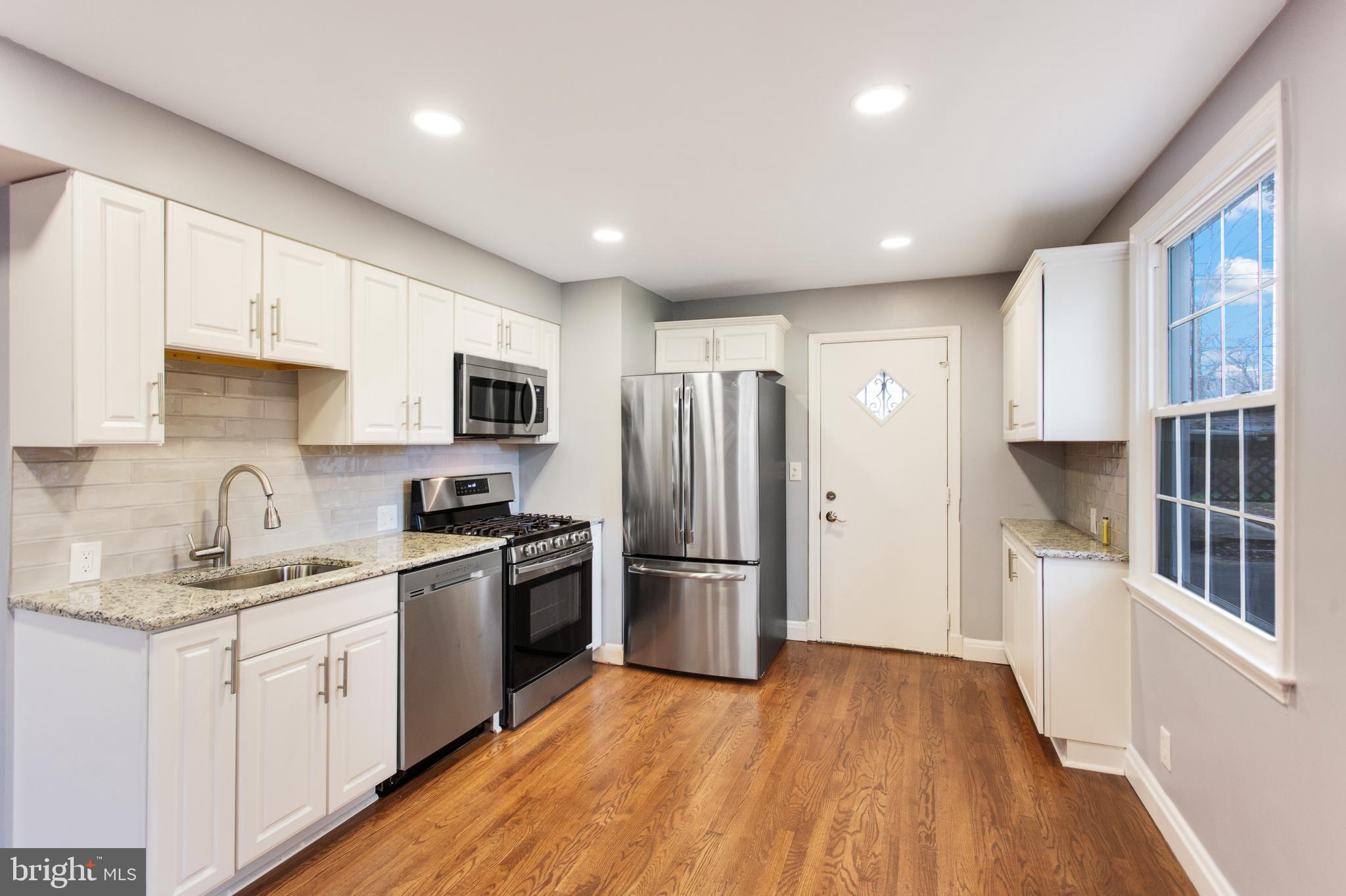3613 Landbeck Road Baltimore, MD 21207 - Photo 5 of 35