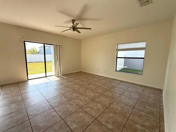 $2,400 | 20023 Date Palm Way, Tampa, FL 33647