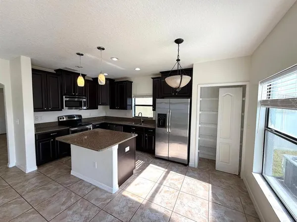 $2,400 | 20023 Date Palm Way, Tampa, FL 33647