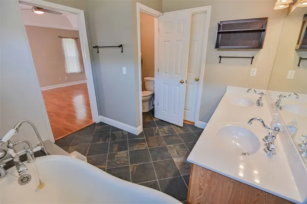 $2,400 | 5344 Tewkesbury Trace, Tallahassee, FL 32309