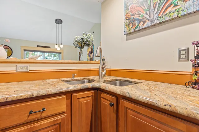 $1,100,000 | 121 Wentworth Cove, West Gardiner, ME 04345