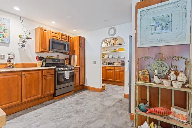 $1,100,000 | 121 Wentworth Cove, West Gardiner, ME 04345