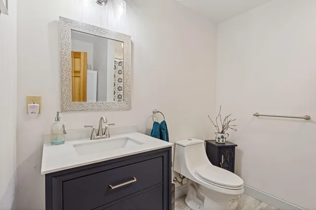 $1,100,000 | 121 Wentworth Cove, West Gardiner, ME 04345