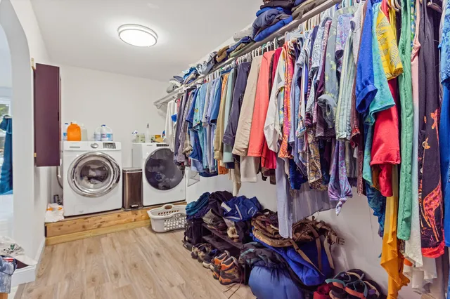 $1,100,000 | 121 Wentworth Cove, West Gardiner, ME 04345