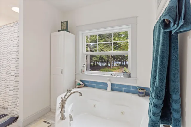 $1,100,000 | 121 Wentworth Cove, West Gardiner, ME 04345