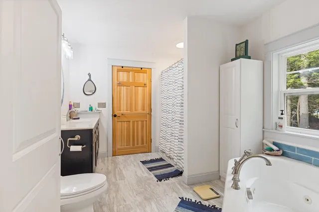 $1,100,000 | 121 Wentworth Cove, West Gardiner, ME 04345