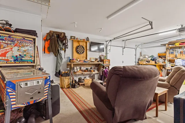 $1,100,000 | 121 Wentworth Cove, West Gardiner, ME 04345