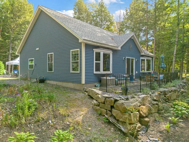 $1,100,000 | 121 Wentworth Cove, West Gardiner, ME 04345