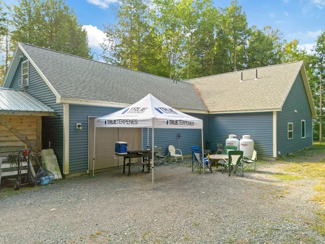 $1,100,000 | 121 Wentworth Cove, West Gardiner, ME 04345