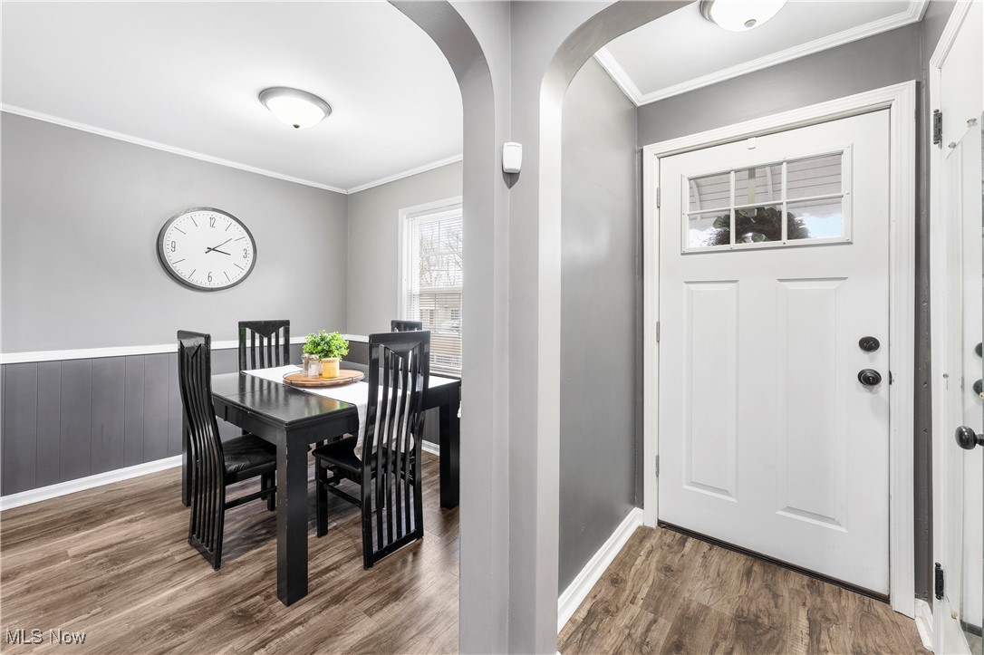 2908 19th Street Northwest Canton, OH 44708 - Photo 14 of 45 View of dining area and front door, notice the arched entry ways