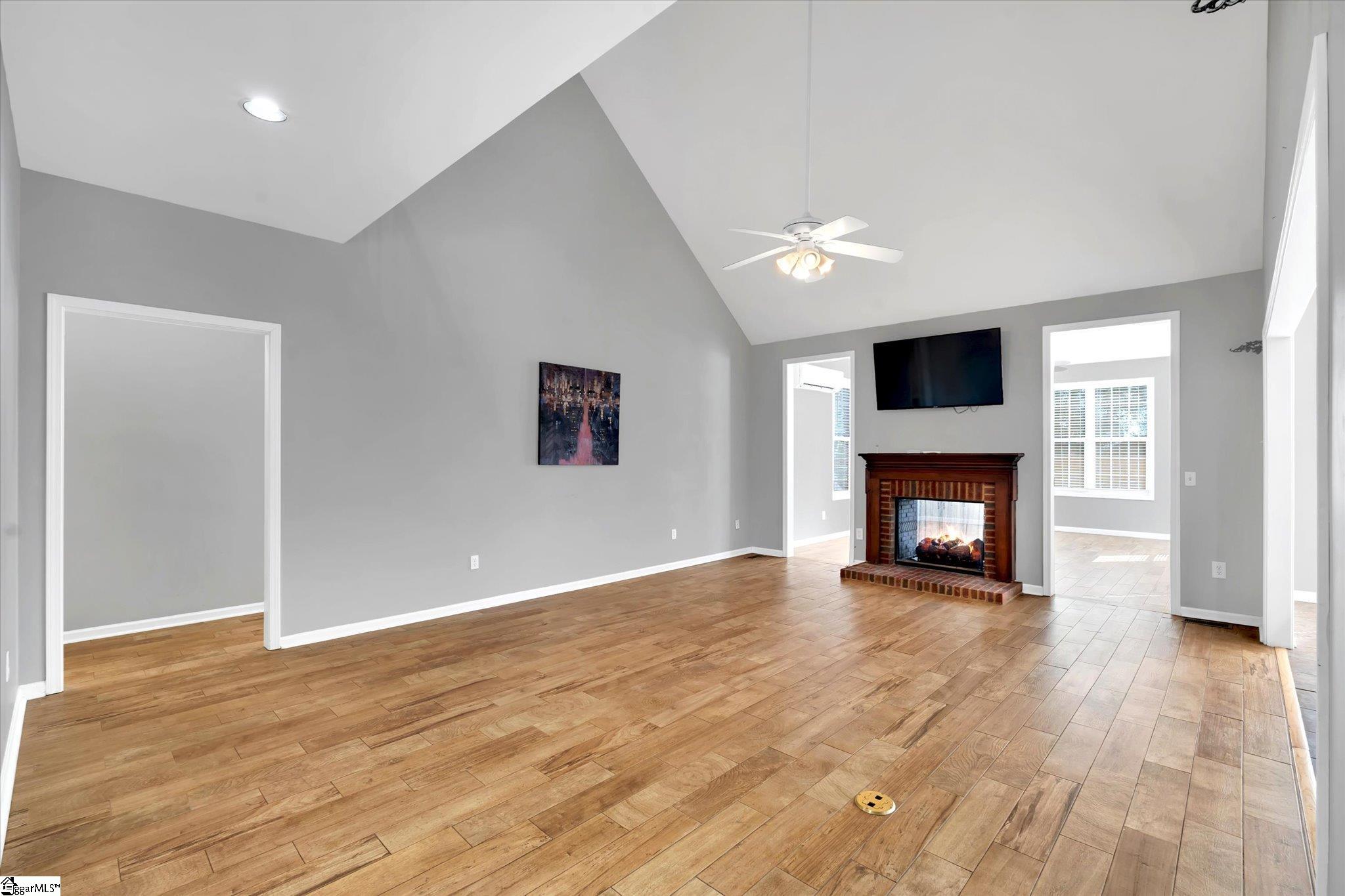 203 Downs Road Greenville, SC 29617 - Photo 5 of 41 Gallery Image 5