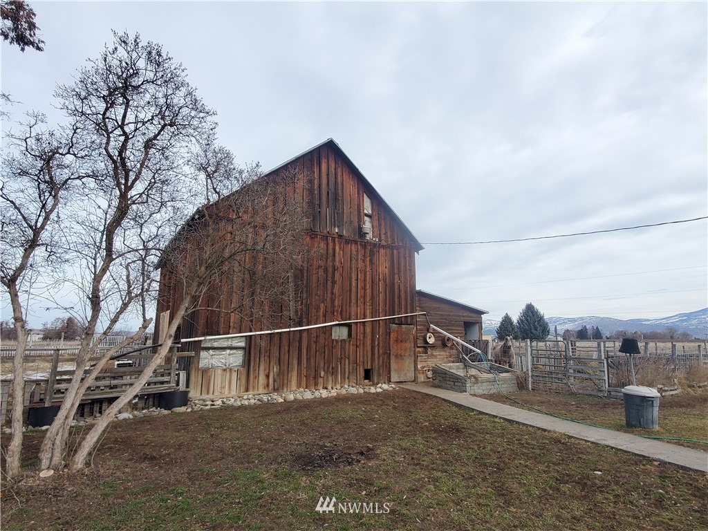 99 Pogue Road Omak, WA 98841 - Photo 32 of 40