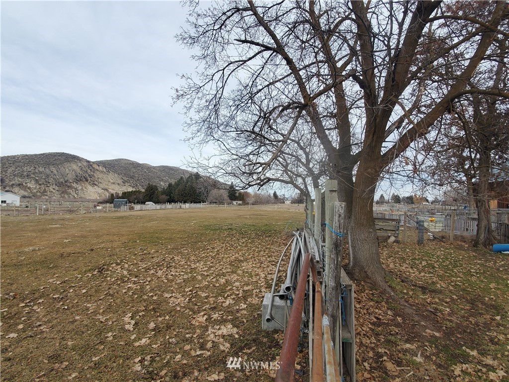 99 Pogue Road Omak, WA 98841 - Photo 8 of 40