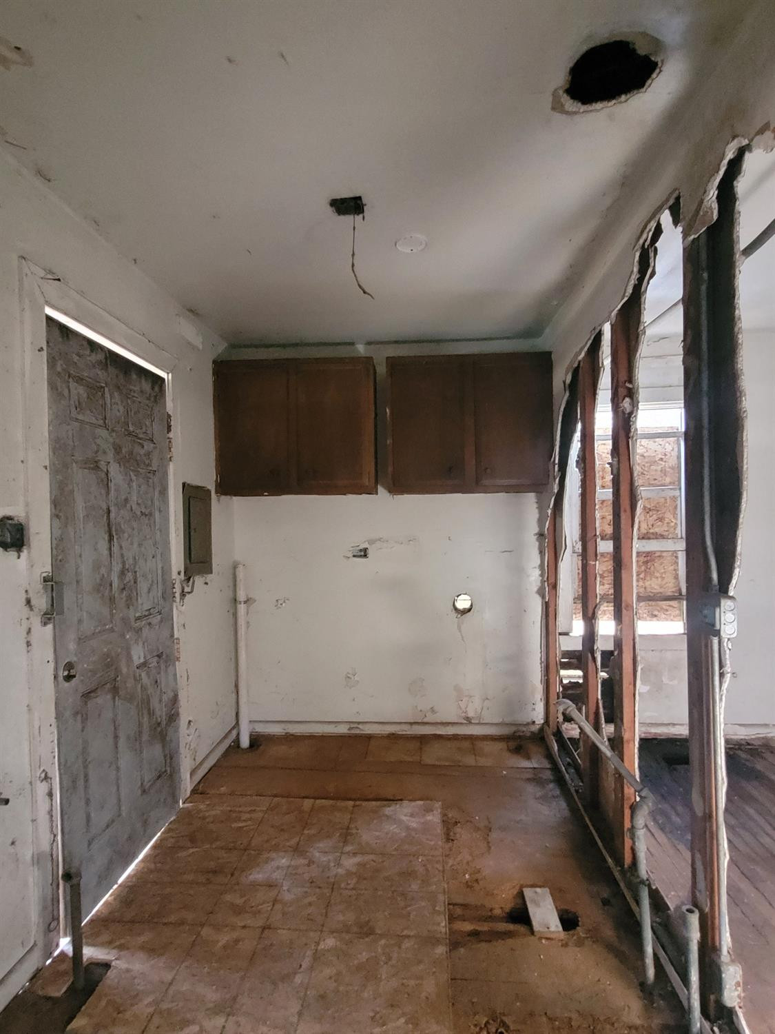 4613 Maryland Street Gary, IN 46409 - Photo 10 of 14 a view of a garage