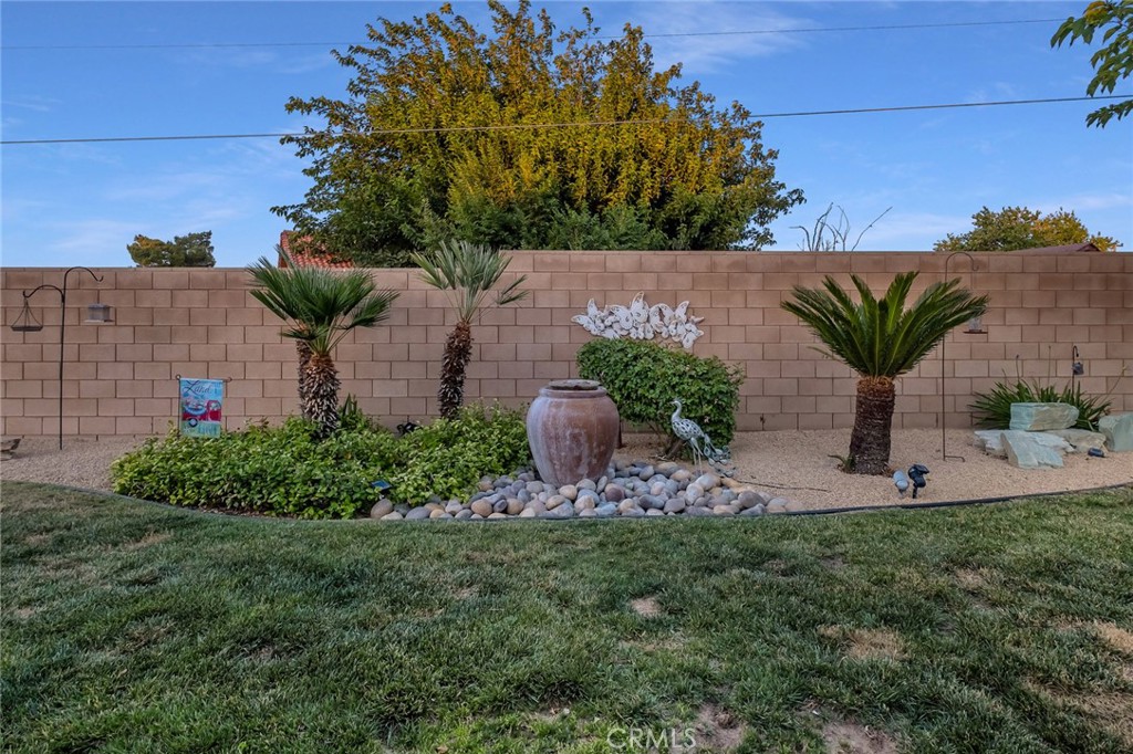 14231 Tawya Road Apple Valley, CA 92307 - Photo 31 of 36