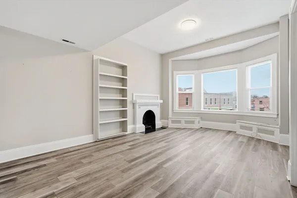 $2,100 | 82.5 Maple Street, Unit 7, Northampton, MA 01062