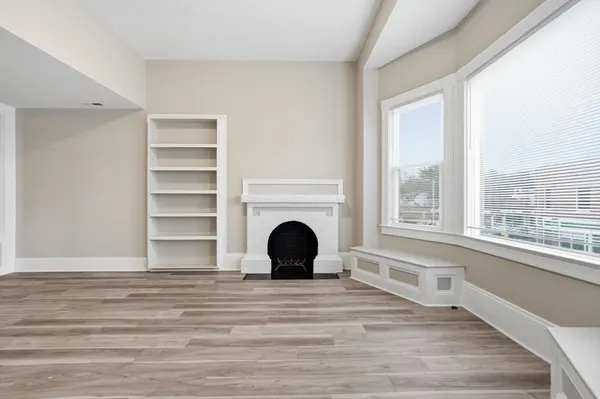 $2,100 | 82.5 Maple Street, Unit 7, Northampton, MA 01062