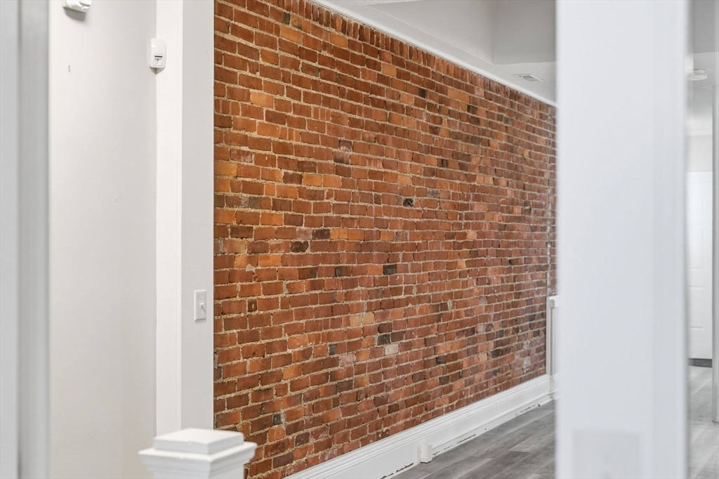 82.5 Maple Street, Unit 7 Northampton, MA 01062 - Photo 19 of 30