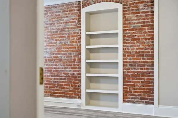 $2,100 | 82.5 Maple Street, Unit 7, Northampton, MA 01062