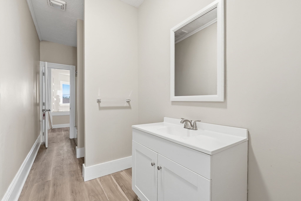 82.5 Maple Street, Unit 7 Northampton, MA 01062 - Photo 26 of 30