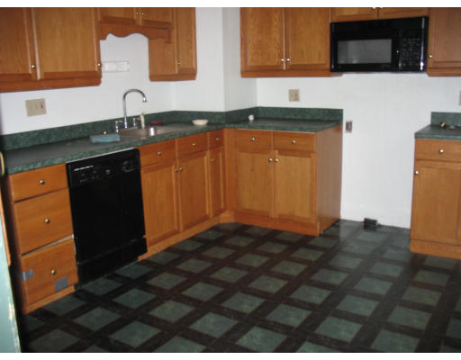 94 Ontario Street Springfield, MA 01104 - Photo 3 of 9 Gallery Image 3