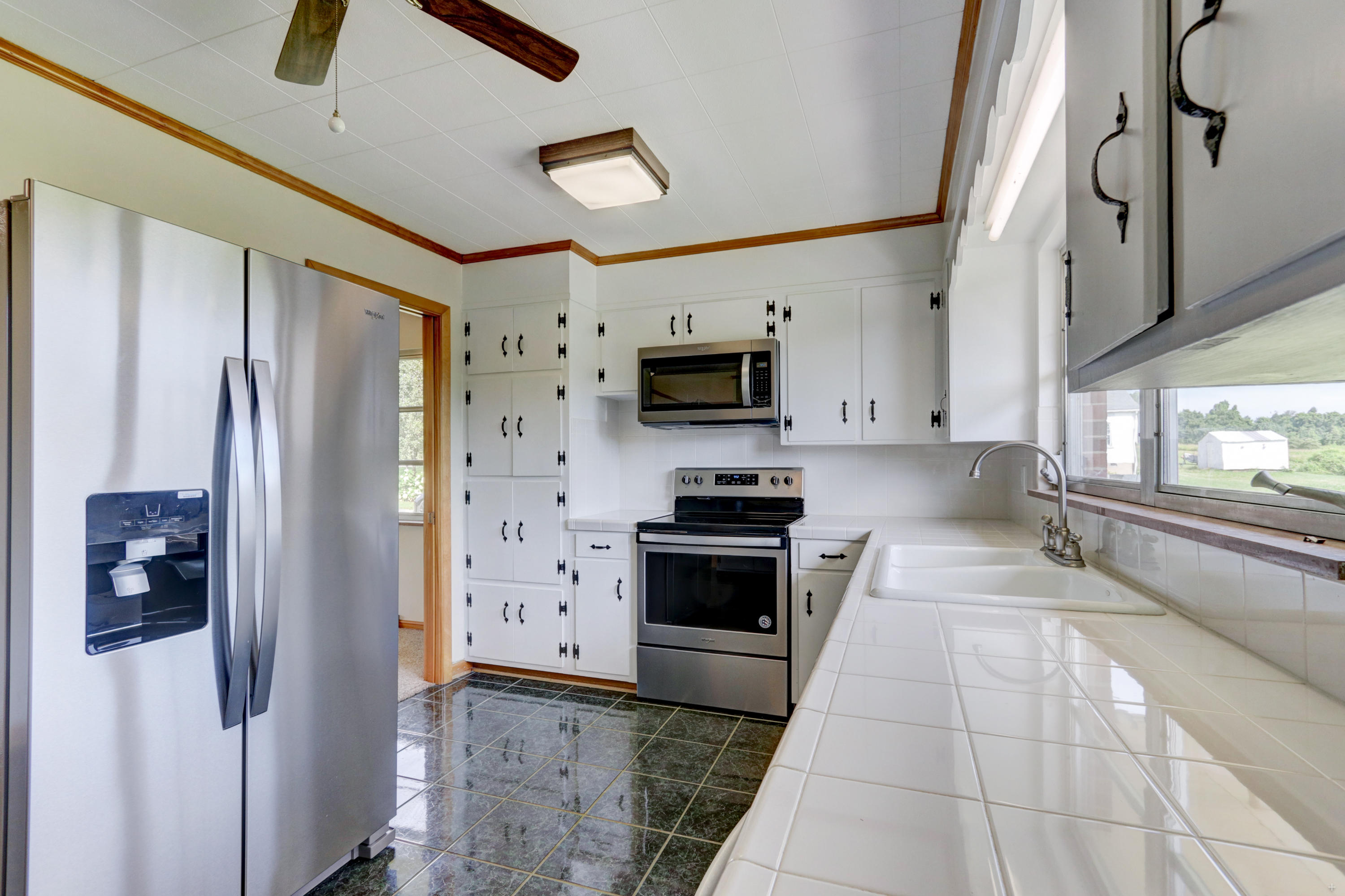 9901 East Emory Road Corryton, TN 37721 - Photo 11 of 26 Positive Perceptions-8