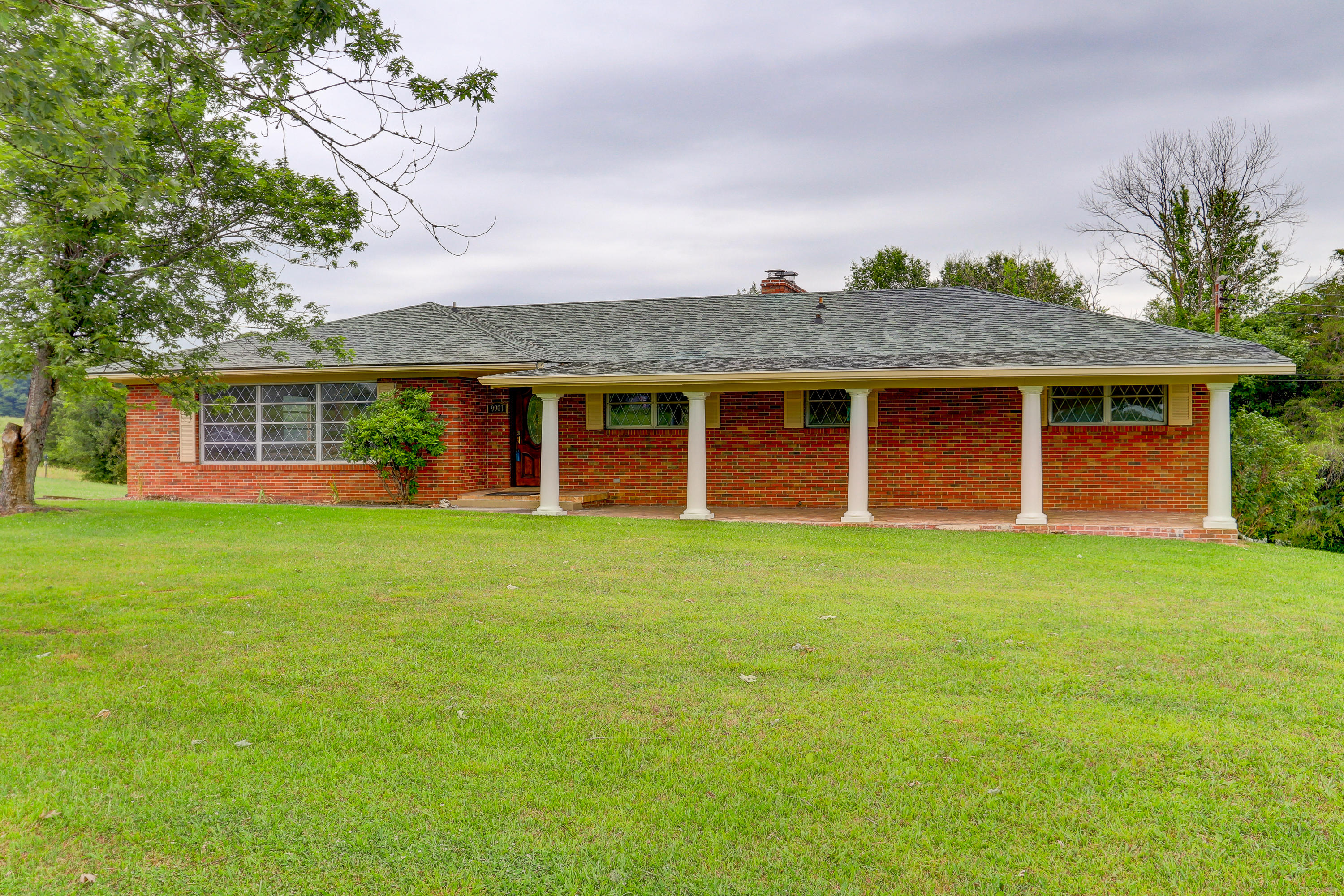 9901 East Emory Road Corryton, TN 37721 - Photo 3 of 26 Positive Perceptions-7