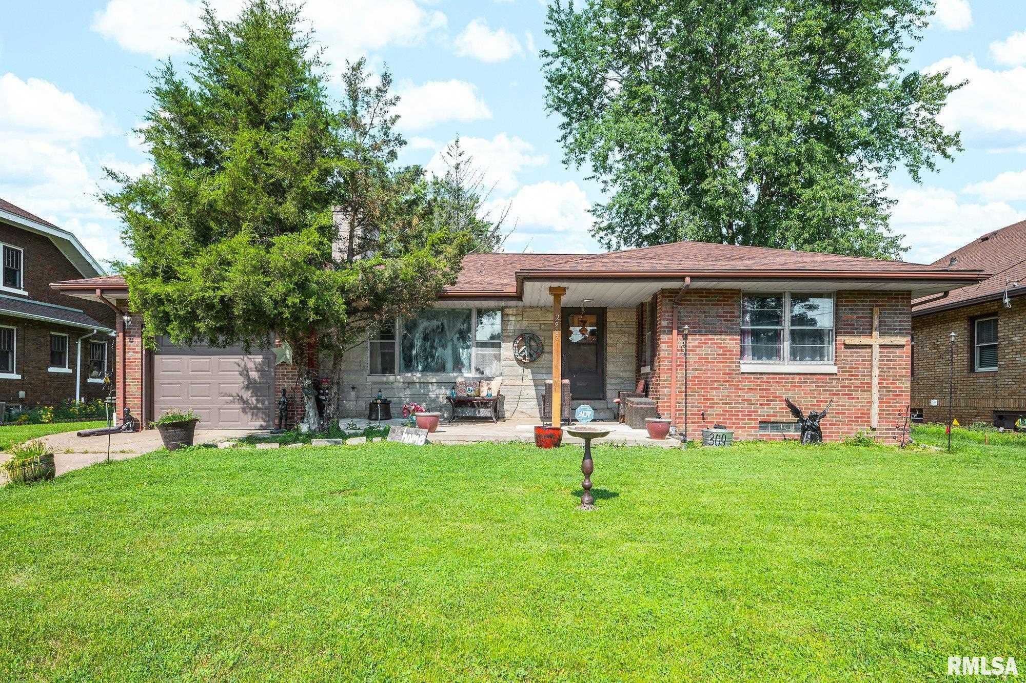 2907 North Sheridan Road Peoria, IL 61604 - Photo 1 of 30 Gallery Image 1