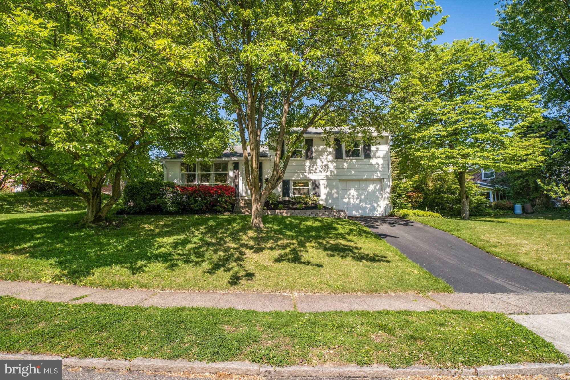 318 Lester Road Springfield, PA 19064 - Photo 1 of 27 Front of House